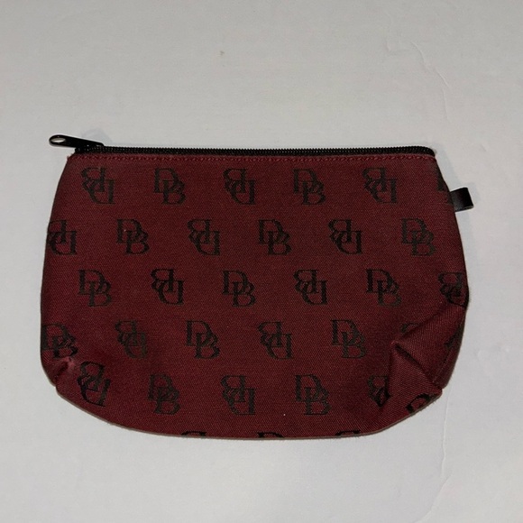 Dooney & Bourke Handbags - Dooney & Bourke Wallet